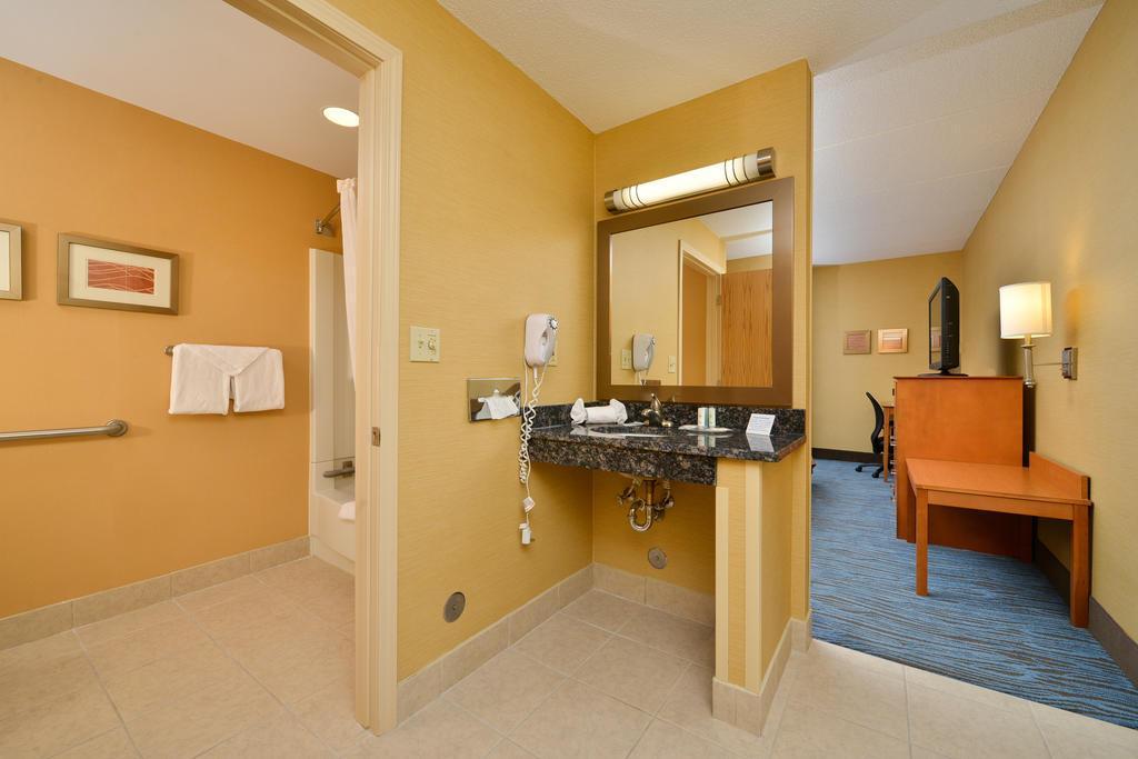 Spark By Hilton Plymouth Exterior foto