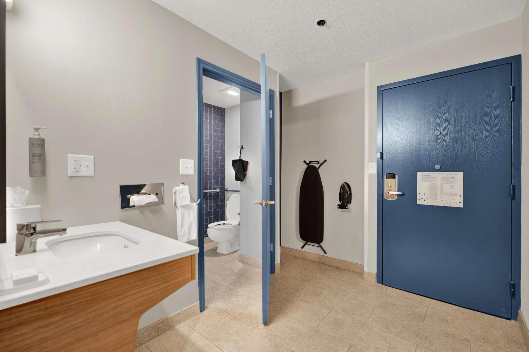 Spark By Hilton Plymouth Exterior foto